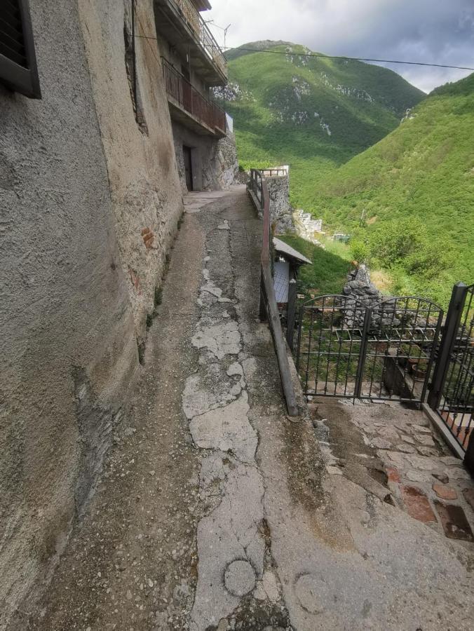 Vila Il Torrione Poggio Bustone Exteriér fotografie